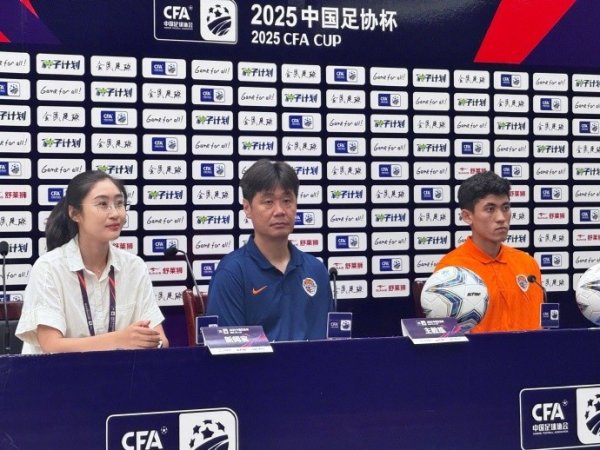 李霄鹏：队员赛事  竞技状态  没有问题 我们在主场作战  