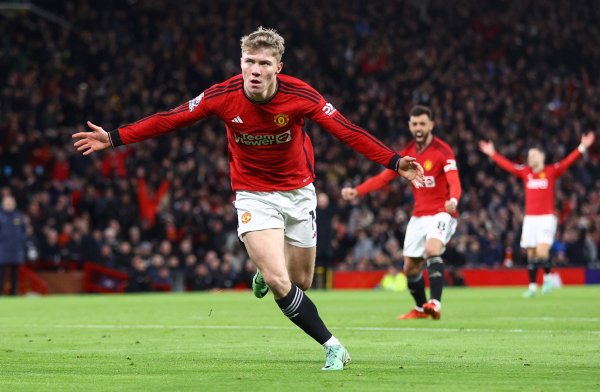 不想走😭英媒：霍伊伦已告知曼联，他不想转会至莱比锡