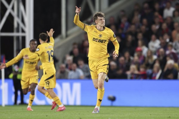 罗马诺：纽卡仍在努力引进狼队前场球员拉尔森，此前报价5000