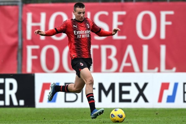 启蒙指导教练员：国米确实也曾对卡马达感兴趣，但最开始信任他的