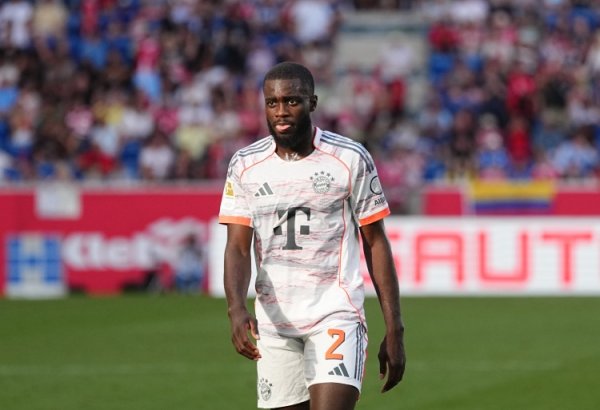 记者：拜仁无意支付于帕要求的2000万欧签字费，皇马等队愿意