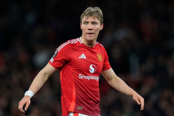 记者：AC米兰将推动引进霍伊伦，曼联同意有偿租借+选择性买断