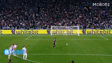 普利西奇失点后，阿莱格里问他：不是跟你说了别用内脚背罚点吗