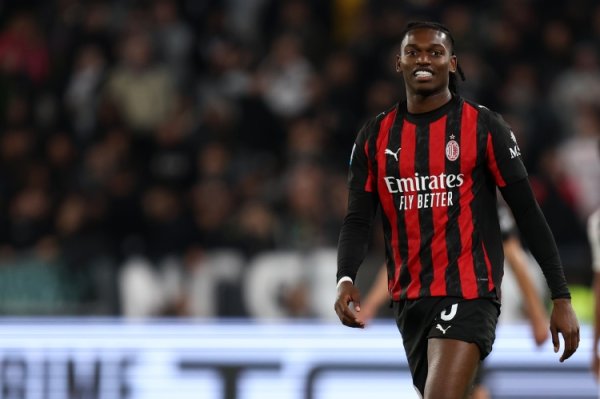 意天空预测米兰vs比萨：莱奥搭档希门尼斯，挑战40岁阿尔比奥