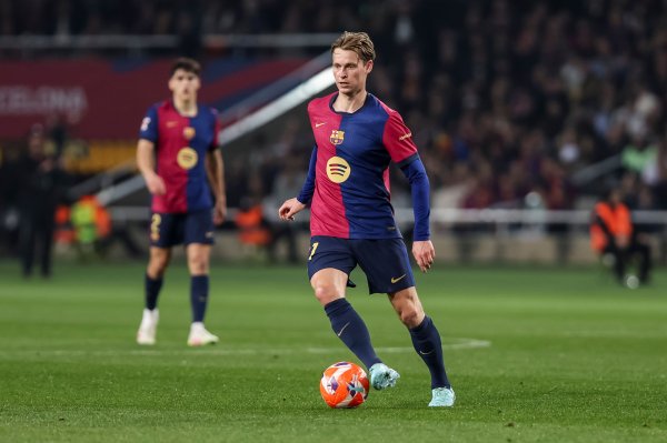 德容：若队友被盯防我没必要传送球  ，除非那个人是亚马尔或梅