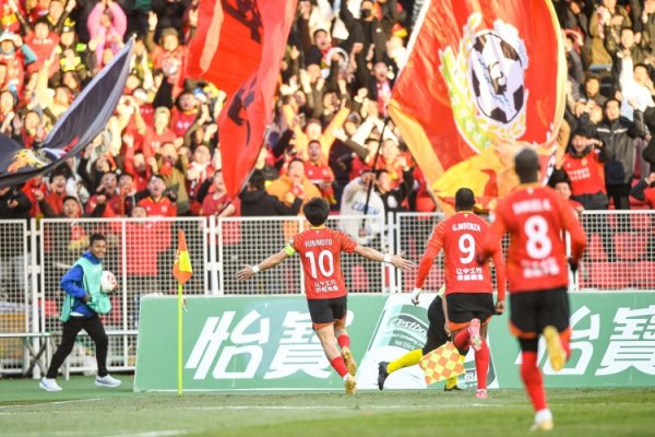 辽媒：10月26日是铁人冲超日，也是最近一次中超“辽宁德比”