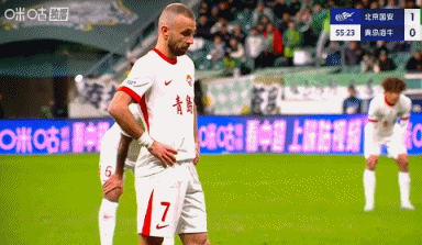 海牛1-1扳平国安！马宁亲自回看VAR后判点，萨里奇点射破门