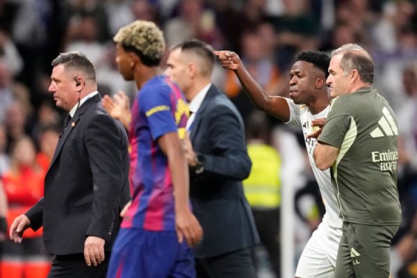 世体：巴萨对亚马尔遭迫害极为不满，皇击鞠  员肆意评论却未被