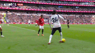 两连神扑救主！拉门斯连拒罗梅罗脚后跟+帕利尼亚凌空穿裆打门