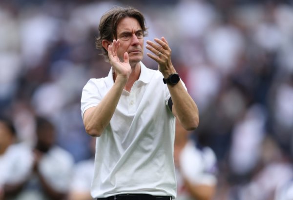 曼联近24场先进球的英超15胜8平1负，唯一失利对手主帅正是