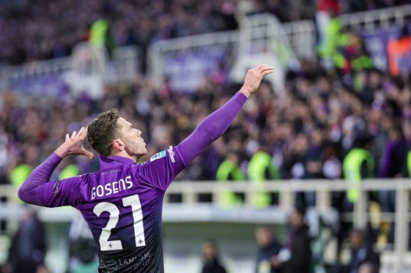 记者：亚特兰大1200万欧报价戈森斯，目前佛罗伦萨不想放人