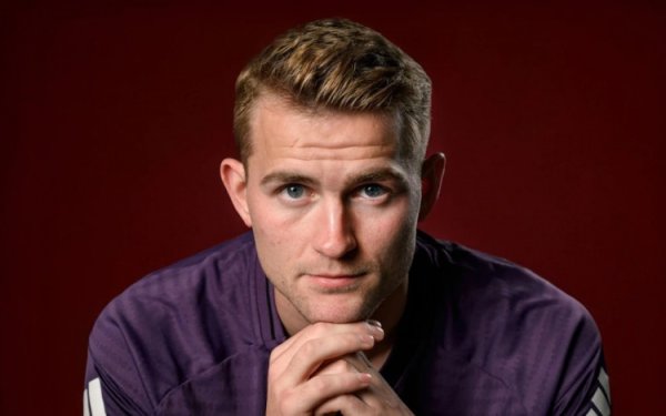 德里赫特专访⭐️人们认为我未达19岁的预期；我感到巅峰期  