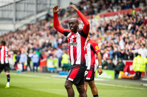 记者：预计纽卡未来1-2天内重启维萨的谈判，个人条款不是问题