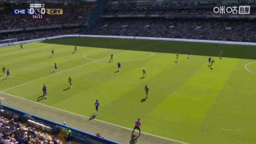 刚上场就有效果！埃斯特旺边路过人突入危险区域  传中，内托顶