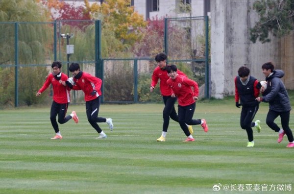 亚泰U21队基地集结 准备比赛  2025全国青少年精英职业