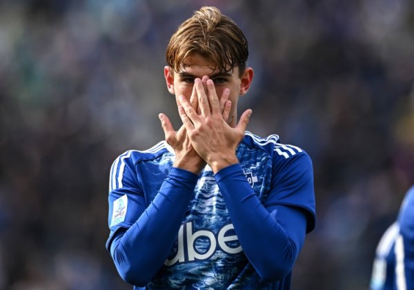 TA：帕斯下赛季很有可能回皇马，球员今夏拒绝了热刺国米等球队